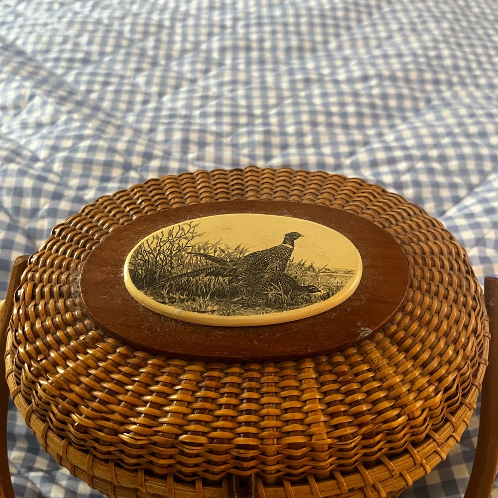 EUC Brooks Brothers woven Nantucket STYLE basket purse with navy cotton lining. - Picture 3 of 9